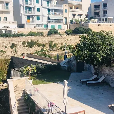 Lamanna Summer House 3*